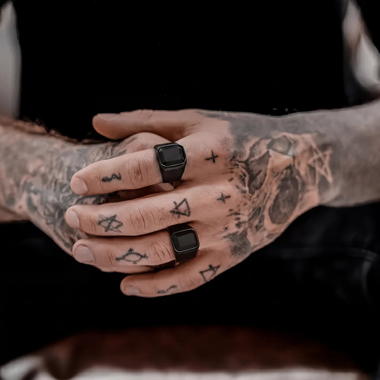 Vexal Noir — The Signet